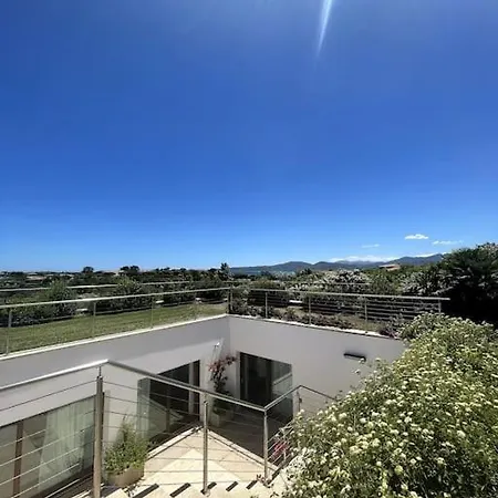Casa vacanze Dependance Immersa Nel Con Piscina San Teodoro (Sardinia)